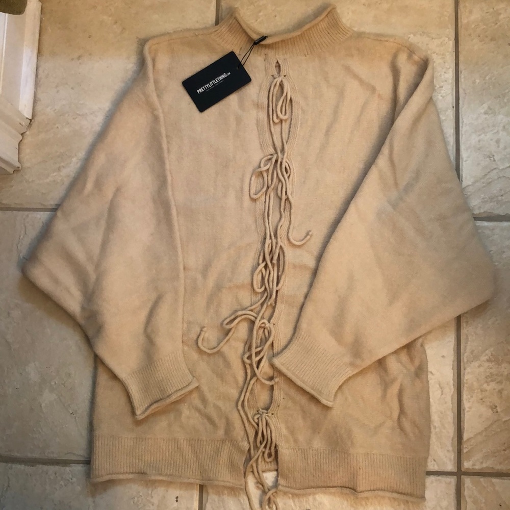 PRETTY LITTLE THING cream oversized sweater!!!